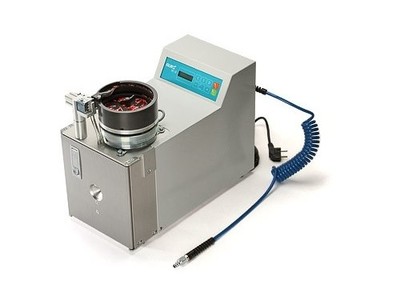 Автомат для одновременной зачистки проводов и опрессовки изолированных втулочных наконечников